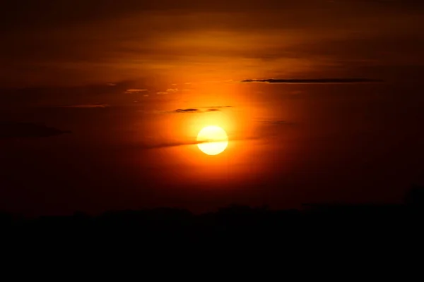 Hemel Veld Wolken Sunset Zonsondergang Landschap Veld Hemel Met Donkere — Stockfoto