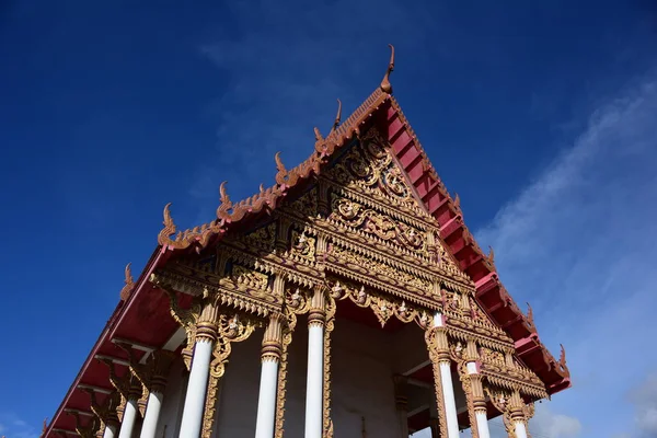 Thajské Vzorek Dekorace Zlaté Barvy Krásný Chrám Jasnou Oblohou Thajsku — Stock fotografie