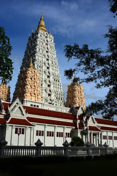 Motif Thaïlandais Avec Décoration Couleur Dorée Beau Temple Avec Ciel — Photo