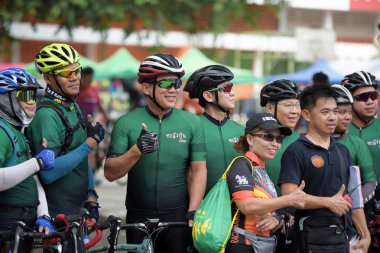 Amatör Bisiklet sporcular yapmak en iyi şekilde bisiklet yarışı sadaka gezi çabalarını 