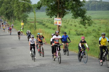 Amatör Bisiklet sporcular yapmak en iyi şekilde bisiklet yarışı sadaka gezi çabalarını 