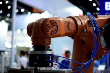 Yeni makine üreticileri ve ithalatçıları ağır sanayi için. Kabine katılın. Bangkok, Tayland, endüstriyel makine gösteri Haziran 20-24, 2018.