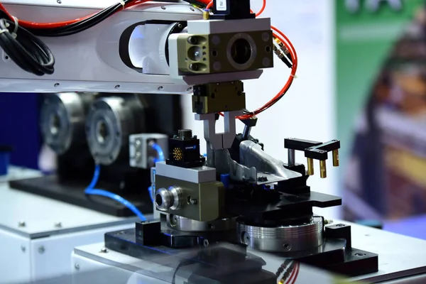 Yeni makine üreticileri ve ithalatçıları ağır sanayi için. Kabine katılın. Bangkok, Tayland, endüstriyel makine gösteri Haziran 20-24, 2018.