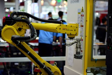 Yeni makine üreticileri ve ithalatçıları ağır sanayi için. Kabine katılın. Bangkok, Tayland, endüstriyel makine gösteri Haziran 20-24, 2018.