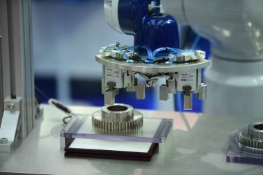 Yeni makine üreticileri ve ithalatçıları ağır sanayi için. Kabine katılın. Bangkok, Tayland, endüstriyel makine gösteri Haziran 20-24, 2018.