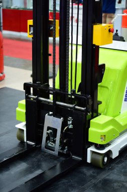 Yeni makine üreticileri ve ithalatçıları ağır sanayi için. Kabine katılın. Bangkok, Tayland, endüstriyel makine gösteri Haziran 20-24, 2018.