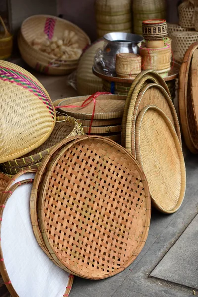 Hasır Pazarlama Sepeti Rattan Bambu Işi Doğal Saman Sepetinden Yapılmış — Stok fotoğraf