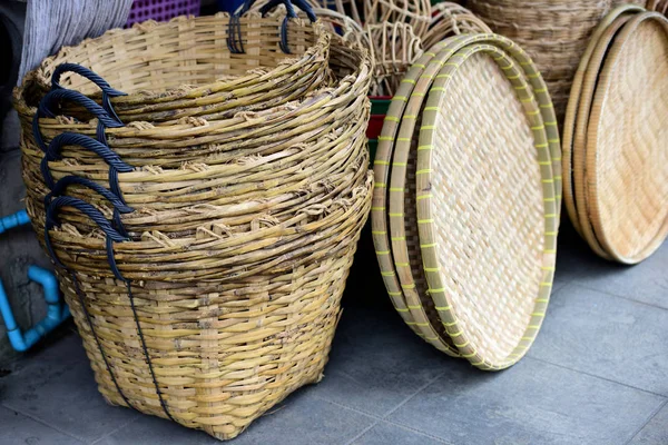 Rieten Mand Van Marketrattan Rotan Bamboe Handwerk Met Hand Gemaakt — Stockfoto