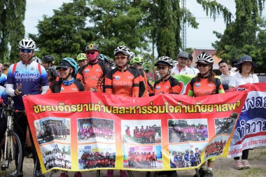 Pluak Daeng farklı gruplardan amatör sporcular etkinliğe katılan. Sağlığı geliştirme ve Pluakdaeng bölgesinde, 24 Haziran 2018: Rayong, Tayland insanlar uyuşturucu direnmeye.