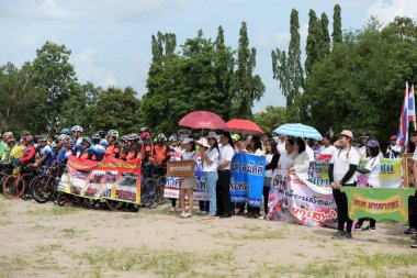 Pluak Daeng farklı gruplardan amatör sporcular etkinliğe katılan. Sağlığı geliştirme ve Pluakdaeng bölgesinde, 24 Haziran 2018: Rayong, Tayland insanlar uyuşturucu direnmeye.
