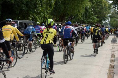 Pluak Daeng farklı gruplardan amatör sporcular etkinliğe katılan. Sağlığı geliştirme ve Pluakdaeng bölgesinde, 24 Haziran 2018: Rayong, Tayland insanlar uyuşturucu direnmeye.