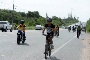 Amatör Bisiklet sporcular yapmak en iyi şekilde bisiklet yarışı sadaka gezi çabalarını 