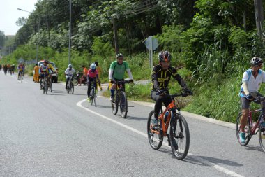 Pluak Daeng farklı gruplardan amatör sporcular etkinliğe katılan. Sağlığı geliştirme ve Pluakdaeng bölgesinde, 24 Haziran 2018: Rayong, Tayland insanlar uyuşturucu direnmeye.