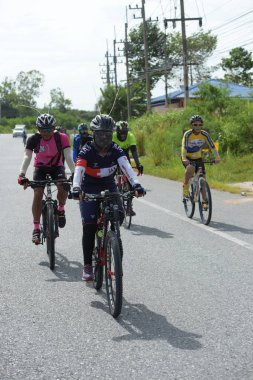 Pluak Daeng farklı gruplardan amatör sporcular etkinliğe katılan. Sağlığı geliştirme ve Pluakdaeng bölgesinde, 24 Haziran 2018: Rayong, Tayland insanlar uyuşturucu direnmeye.