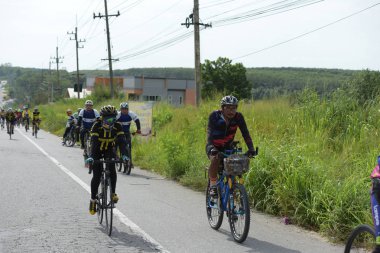 Pluak Daeng farklı gruplardan amatör sporcular etkinliğe katılan. Sağlığı geliştirme ve Pluakdaeng bölgesinde, 24 Haziran 2018: Rayong, Tayland insanlar uyuşturucu direnmeye.