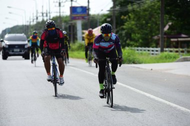 Pluak Daeng farklı gruplardan amatör sporcular etkinliğe katılan. Sağlığı geliştirme ve Pluakdaeng bölgesinde, 24 Haziran 2018: Rayong, Tayland insanlar uyuşturucu direnmeye.