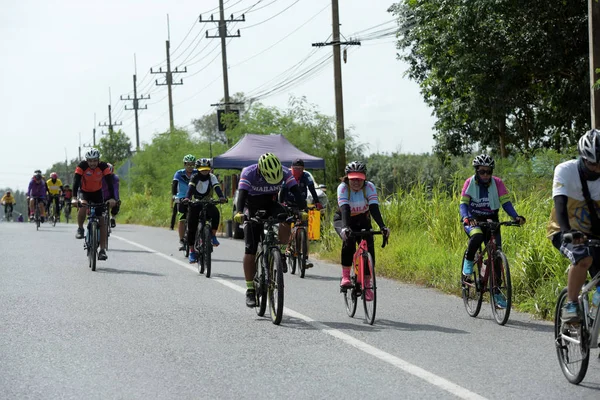 Pluak Daeng farklı gruplardan amatör sporcular etkinliğe katılan. Sağlığı geliştirme ve Pluakdaeng bölgesinde, 24 Haziran 2018: Rayong, Tayland insanlar uyuşturucu direnmeye.
