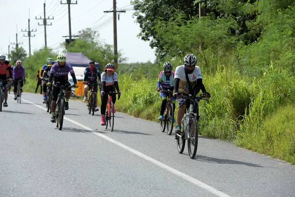 Pluak Daeng farklı gruplardan amatör sporcular etkinliğe katılan. Sağlığı geliştirme ve Pluakdaeng bölgesinde, 24 Haziran 2018: Rayong, Tayland insanlar uyuşturucu direnmeye.