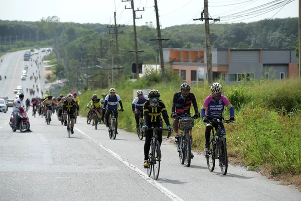 Pluak Daeng farklı gruplardan amatör sporcular etkinliğe katılan. Sağlığı geliştirme ve Pluakdaeng bölgesinde, 24 Haziran 2018: Rayong, Tayland insanlar uyuşturucu direnmeye.