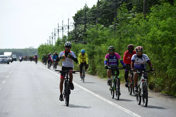 Pluak Daeng farklı gruplardan amatör sporcular etkinliğe katılan. Sağlığı geliştirme ve Pluakdaeng bölgesinde, 24 Haziran 2018: Rayong, Tayland insanlar uyuşturucu direnmeye.