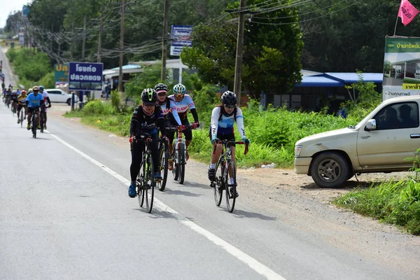 Pluak Daeng farklı gruplardan amatör sporcular etkinliğe katılan. Sağlığı geliştirme ve Pluakdaeng bölgesinde, 24 Haziran 2018: Rayong, Tayland insanlar uyuşturucu direnmeye.