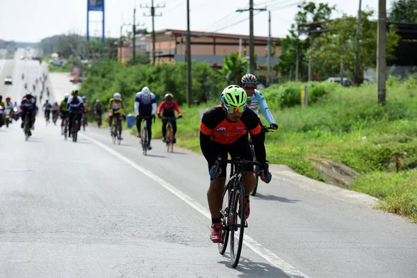 Pluak Daeng farklı gruplardan amatör sporcular etkinliğe katılan. Sağlığı geliştirme ve Pluakdaeng bölgesinde, 24 Haziran 2018: Rayong, Tayland insanlar uyuşturucu direnmeye.