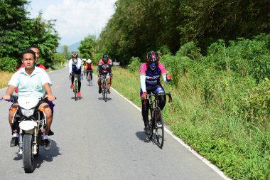 Pluak Daeng farklı gruplardan amatör sporcular etkinliğe katılan. Sağlığı geliştirme ve Pluakdaeng bölgesinde, 24 Haziran 2018: Rayong, Tayland insanlar uyuşturucu direnmeye.