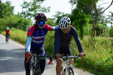 Pluak Daeng farklı gruplardan amatör sporcular etkinliğe katılan. Sağlığı geliştirme ve Pluakdaeng bölgesinde, 24 Haziran 2018: Rayong, Tayland insanlar uyuşturucu direnmeye.