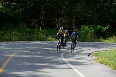 Pluak Daeng farklı gruplardan amatör sporcular etkinliğe katılan. Sağlığı geliştirme ve Pluakdaeng bölgesinde, 24 Haziran 2018: Rayong, Tayland insanlar uyuşturucu direnmeye.