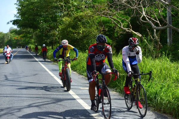Pluak Daeng farklı gruplardan amatör sporcular etkinliğe katılan. Sağlığı geliştirme ve Pluakdaeng bölgesinde, 24 Haziran 2018: Rayong, Tayland insanlar uyuşturucu direnmeye.