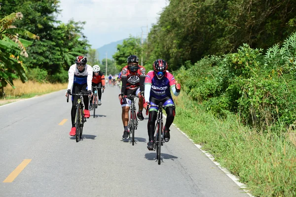 Pluak Daeng farklı gruplardan amatör sporcular etkinliğe katılan. Sağlığı geliştirme ve Pluakdaeng bölgesinde, 24 Haziran 2018: Rayong, Tayland insanlar uyuşturucu direnmeye.