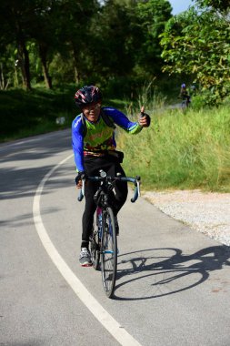 Tayland - 24 Haziran 2018: Kırsal yolda bisiklet yarışması