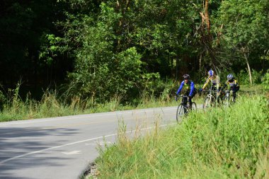 Amatör Bisiklet sporcular yapmak en iyi şekilde bisiklet yarışı sadaka gezi çabalarını 