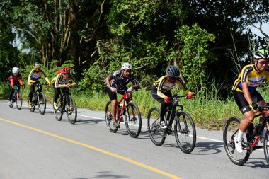 Amatör Bisiklet sporcular yapmak en iyi şekilde bisiklet yarışı sadaka gezi çabalarını 