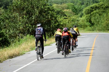 Tayland - 24 Haziran 2018: Kırsal yolda bisiklet yarışması