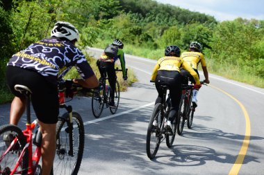 Tayland - 24 Haziran 2018: Kırsal yolda bisiklet yarışması