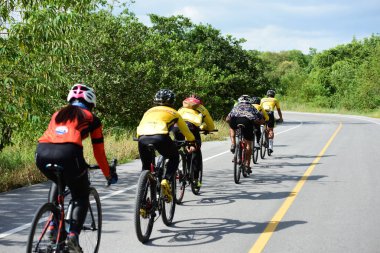 Tayland - 24 Haziran 2018: Kırsal yolda bisiklet yarışması