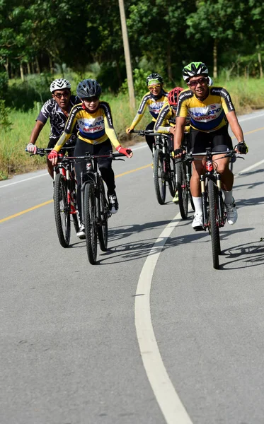 Les Athlètes Amateurs Vélo Profitent Maximum Leurs Efforts Dans Course — Photo