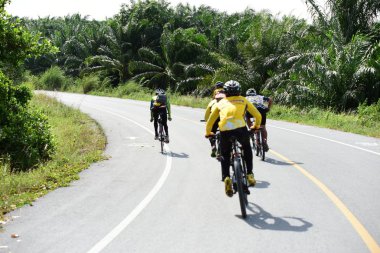 Tayland - 24 Haziran 2018: Kırsal yolda bisiklet yarışması