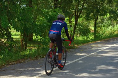 Tayland - 24 Haziran 2018: Kırsal yolda bisiklet yarışması