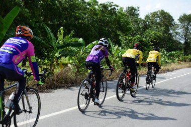 Tayland - 24 Haziran 2018: Kırsal yolda bisiklet yarışması