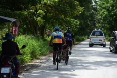 Tayland - 24 Haziran 2018: Kırsal yolda bisiklet yarışması