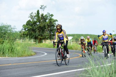 Tayland - 24 Haziran 2018: Kırsal yolda bisiklet yarışması