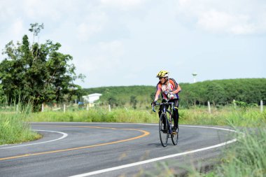 Tayland - 24 Haziran 2018: Kırsal yolda bisiklet yarışması