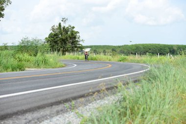 Tayland - 24 Haziran 2018: Kırsal yolda bisiklet yarışması