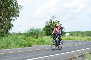 Tayland - 24 Haziran 2018: Kırsal yolda bisiklet yarışması