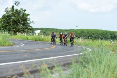 Tayland - 24 Haziran 2018: Kırsal yolda bisiklet yarışması