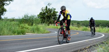 Tayland - 24 Haziran 2018: Kırsal yolda bisiklet yarışması