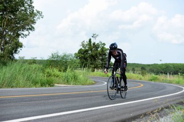 Tayland - 24 Haziran 2018: Kırsal yolda bisiklet yarışması