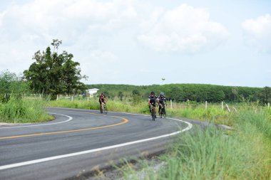 Tayland - 24 Haziran 2018: Kırsal yolda bisiklet yarışması